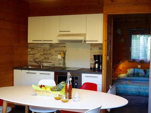Chalet accueillant à La Gazonne - 5 pers. - API-1-52-3005 (Chalet accueillant a La Gazonne - 5 pers. - API-1-52-3005) in Sauveterre-de-Rouergue