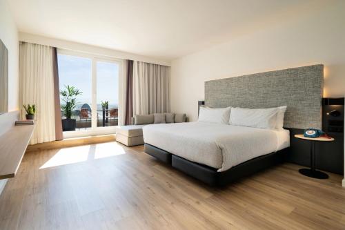 1 queen bed
