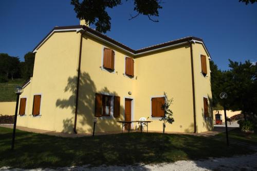 Exterior view, Casale Montesicuro in Agugliano