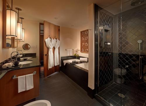 2 bedrooms, 3 beds