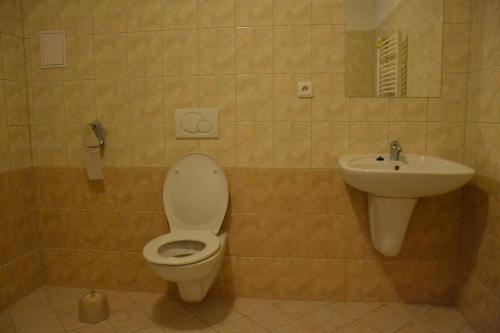 3 twin beds