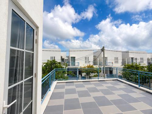 Signature 2BR - Luxury Villa - Santorini - Negombo in Kadirana North