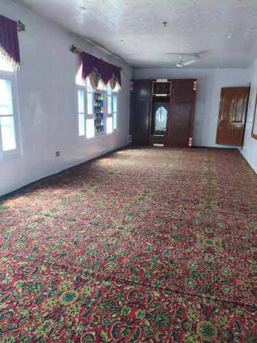 Premium Commercial property on lease or rent - image 2