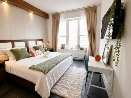 Apartment hotel in heart of downtown with street parking