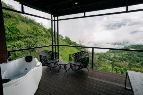 Hot tub, Grey Rock Mountain Cabin w/ Jacuzzi in Balamban