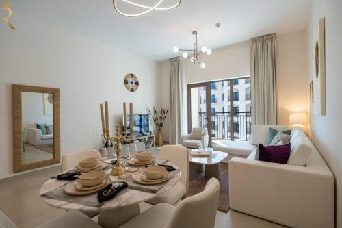 Elegant 1BR with Balcony - Golf Course Views