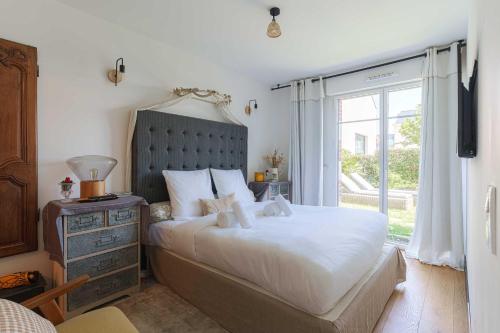 Flat in the heart of Deauville with a garden