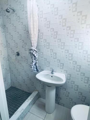 Parklane Bed and breakfast - image 5