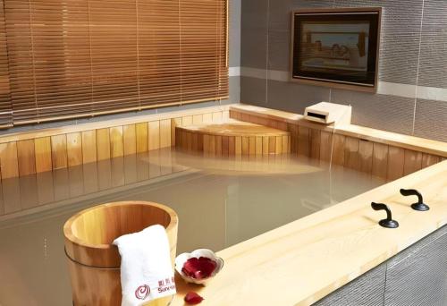 Yanminshan Jia Xin Hot Spring Resort in Jinshan District