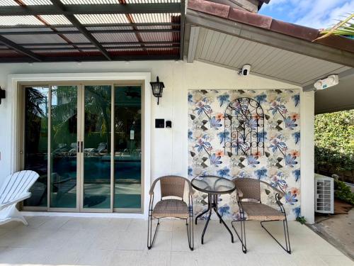 Facilities, The Snug & The Sierra Airportel in Phuket Airport