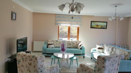  Defne Gold in Trabzon