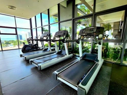 Tropicana 218: Spacious Luxury 3BR 3car park 11pax
