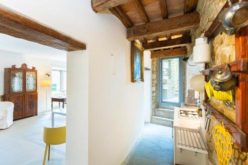 кухня, Casa al Castello - 15 min from Saturnia in Манчестер