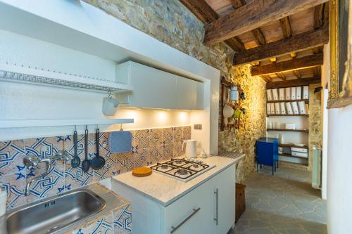 кухня, Casa al Castello - 15 min from Saturnia in Манчестер