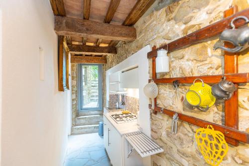 кухня, Casa al Castello - 15 min from Saturnia in Манчестер