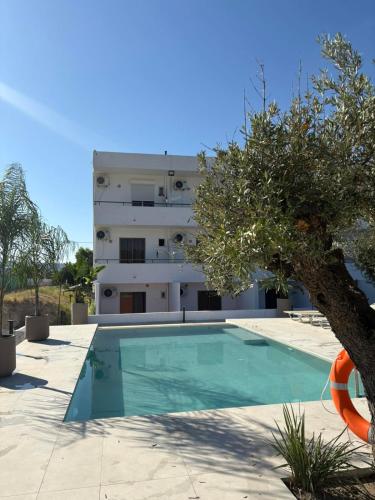 Nikos BnB, Faliraki