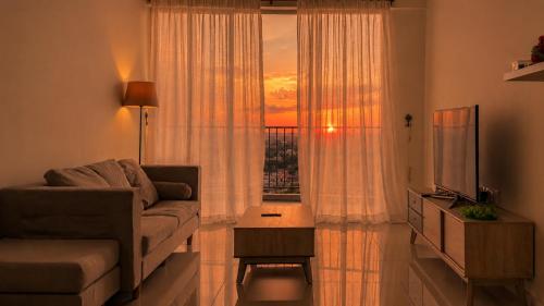 Comfy Sunset View Home with Swimming Pool & Wifi - Taiping