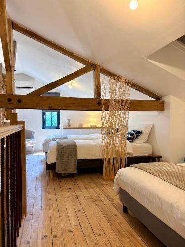 Les suites du Tacot climatisées à Brantôme (Les suites du Tacot climatisees a Brantome) in บร็องตูม