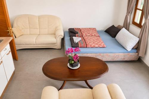 Cozy Private Rooms in Beautiful Garden Villa with WiFi in Wien, Österreich