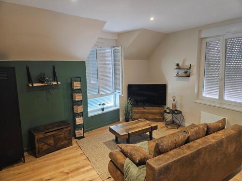 Le Forest Lodge 325