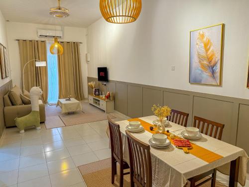 Family Landed 2BR House with Coway Free WiFi and Netflix for 8 Guests in Kamunting