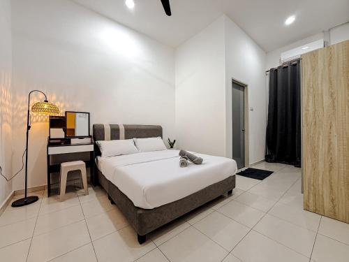 Family Landed 2BR House with Coway Free WiFi and Netflix for 8 Guests in Kamunting