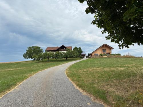 Iekārtas, Nette, kleine Ferienwohnung auf ehemaligem Bauernhof in Perasdorf