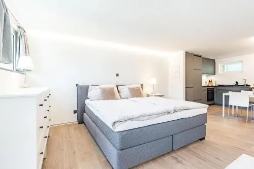 Renoviertes Studio oberhalb Visp mit Balkon und Bergblick in Visp, Schweiz
