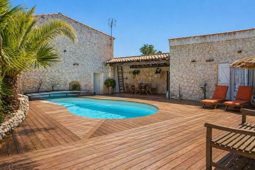 Charming house with pool 10 min from La Rochelle in Dompierre-sur-Mer