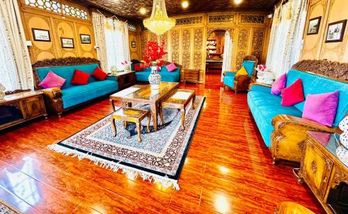 HAYAT Group OF Houseboats in Srinagar