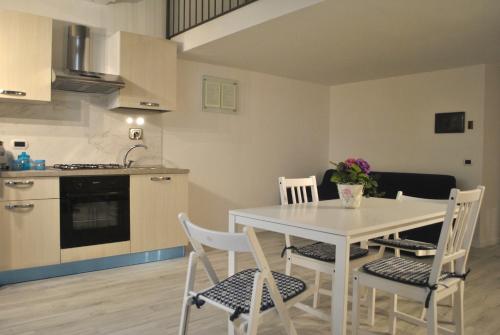 Smart Central Apartments San Gregorio, Neapel (Foto 7)