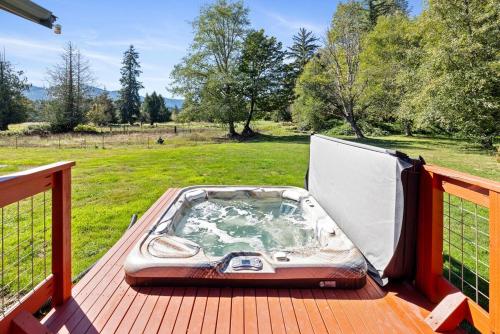 周邊環境, Kuma Tako's Secluded Mt Rainier Retreat in 阿什福德