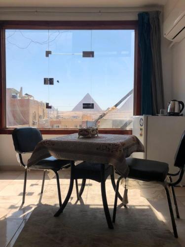 Faciliteiten, Point Pyramids View in Giza
