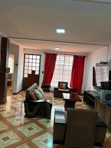 Elegante casa de tres pisos con area de gym y entretenimento, para hasta 8 personas