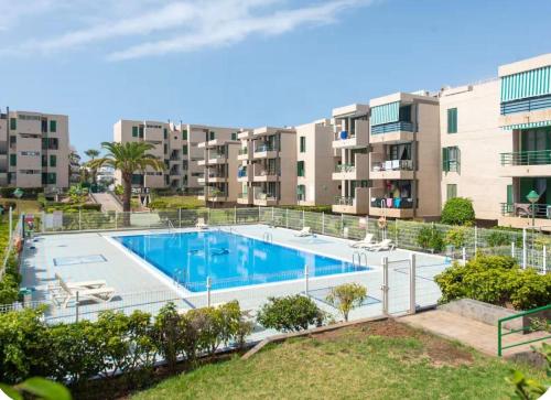 Pretty new 3 bedrooms flat in Las Americas