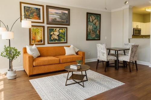Chic Midtown Retreat - Steps to Shops, Eats, Fun