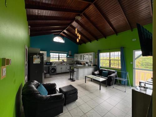 Mutfak, Ocean veiw Apartment in Grenville