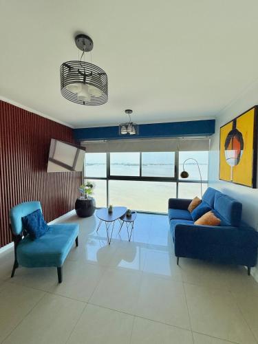 Elegante departamento de 2 habitaciones con vista al rio RF1-601