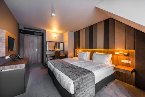 90261374 All Seasons Residence Hotel - Free parking