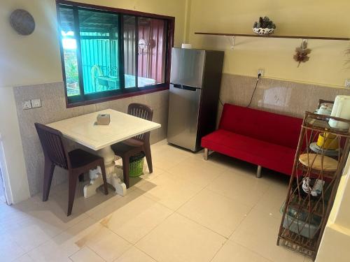 Route 76 Guest House in Senmonoroma