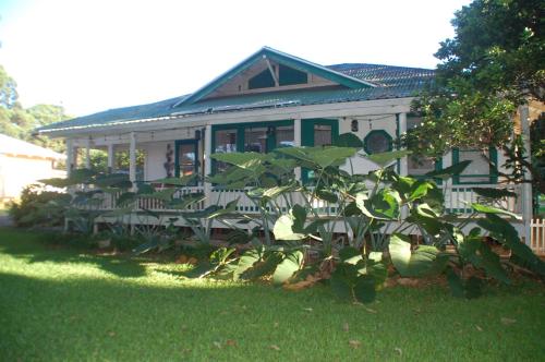 . Hale Naalehu LLC Bed and Breakfast