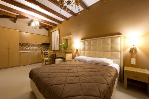 Ideal House - main image