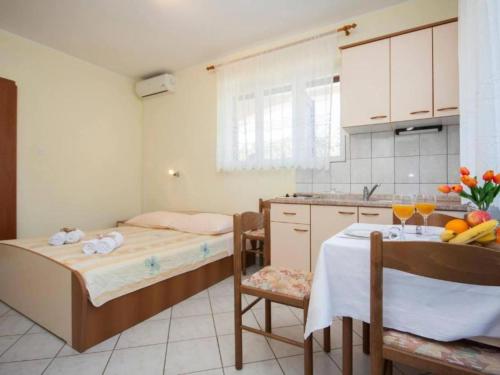 Guest House Stay & Smile Dolac Primo ten - Studio with Terrace and Garden View - image 4