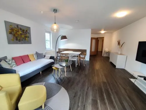 85qm, 4 bedroom, parking, King-Bed, Wifi, Netflix in Waiblingen, Deutschland
