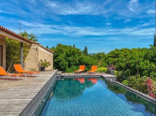 Exceptionnelle villa d'architecte, piscine, vue mer - Location, gîte - La Cadière-d'Azur