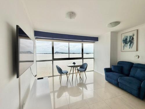 Suite premium con vista al río, piscina y gym RF1-406