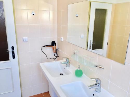 Apartments Radka - image 3
