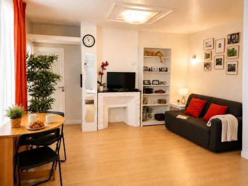 Central Paris, Quiet Apartment in Le Marais AC and near Metro