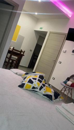 1 double bed, 1 twin bed