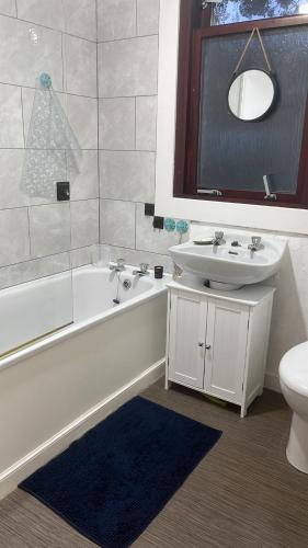 Holiday Stay 4 min to Edinburgh City Centre & Free Car Park in Millerhill